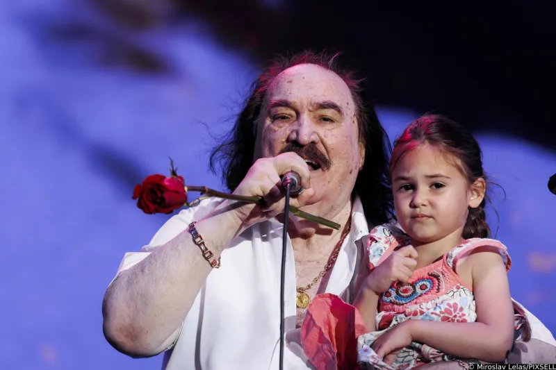 (FOTO) Dalmatinci, Hercegovci, stranci... u transu! Mišo zaplakao na Starom placu: Ovo može samo Split