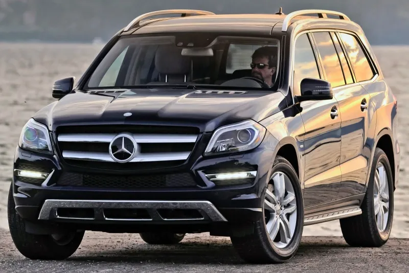 Mercedes povlači skoro milijun svojih vozila! Neki modeli iz 2004. do 2015. imaju probleme s kočenjem