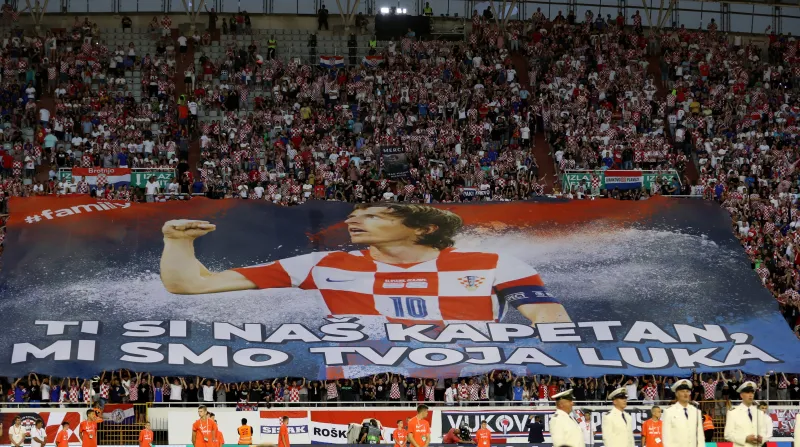 HRVATSKA - FRANCUSKA 1:1, I Hercegovci i Dalmatinci s tribina nosili Vatrene, Luka upisao 150. nastup
