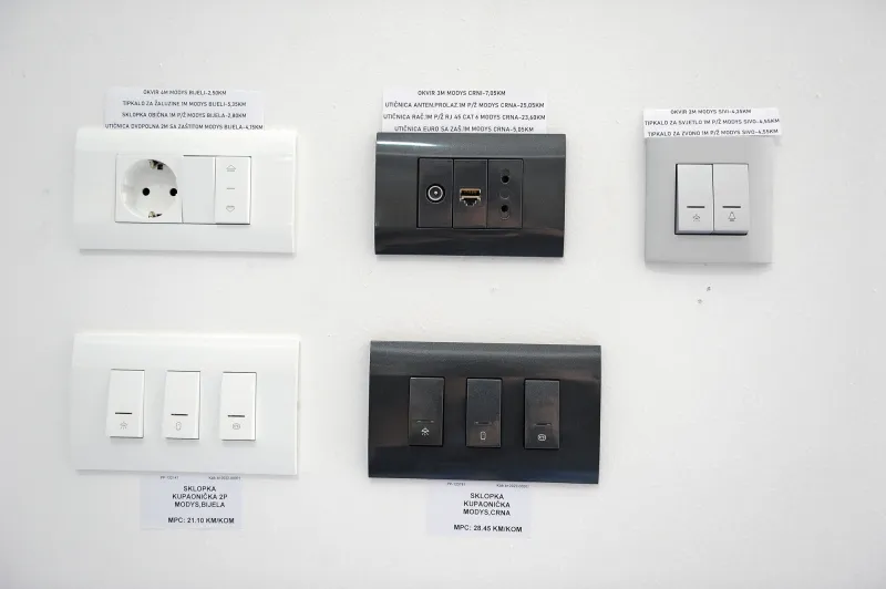(FOTO) OTVORENA NOVA TRGOVINA ELEKTROMATERIJALOM, RASVJETOM I ALATIMA: KUPCIMA NUDE NAJBOLJE PROIZVODE 18