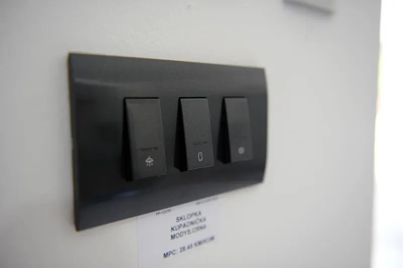 (FOTO) OTVORENA NOVA TRGOVINA ELEKTROMATERIJALOM, RASVJETOM I ALATIMA: KUPCIMA NUDE NAJBOLJE PROIZVODE 19