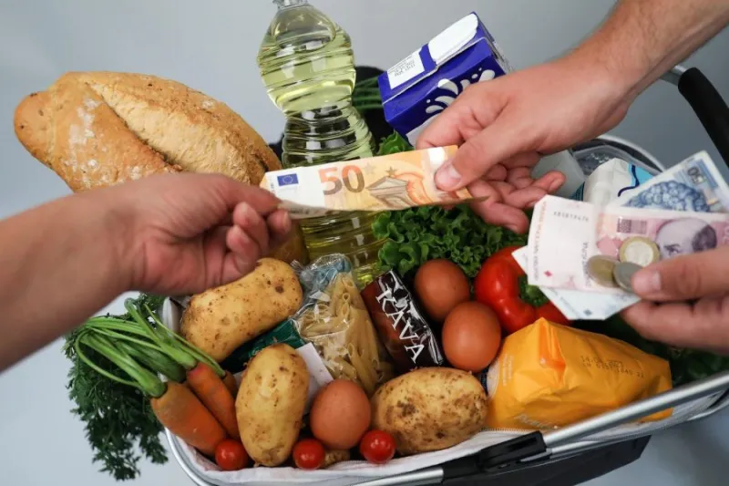 Stigla usporedba cijena: U BiH skoro sve skuplje nego u Hrvatskoj, a standard višestruko niži
