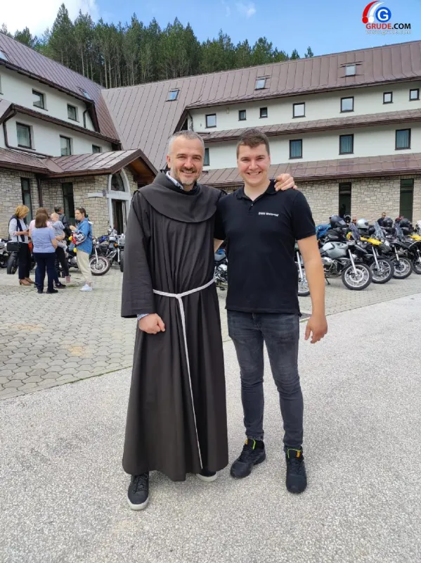 FOTO: Brojni bajkeri na Blidinju, blagoslovio ih fra Josip Vlašić 1
