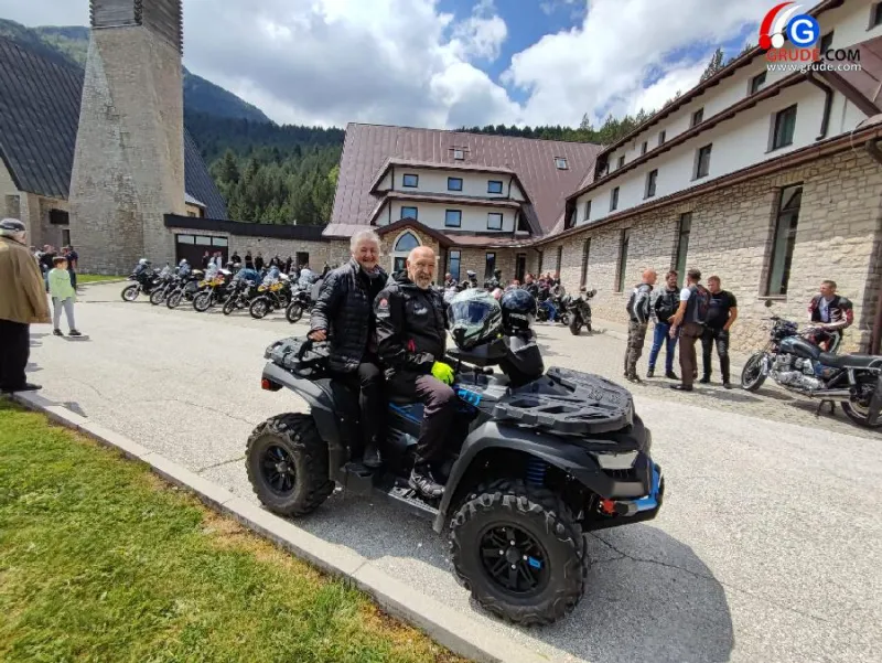 FOTO: Brojni bajkeri na Blidinju, blagoslovio ih fra Josip Vlašić 2