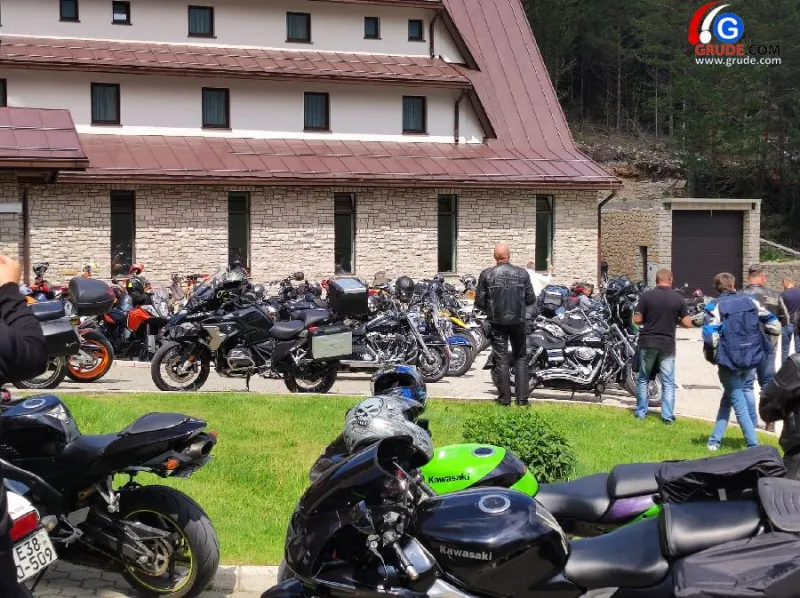 FOTO: Brojni bajkeri na Blidinju, blagoslovio ih fra Josip Vlašić 6