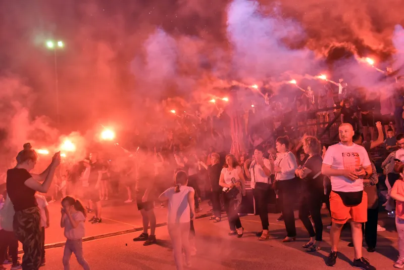 FOTO: Lipanjske zore oduševile! Bakljada, vatromet, Dražen Žanko i gosti u Mostaru... 3