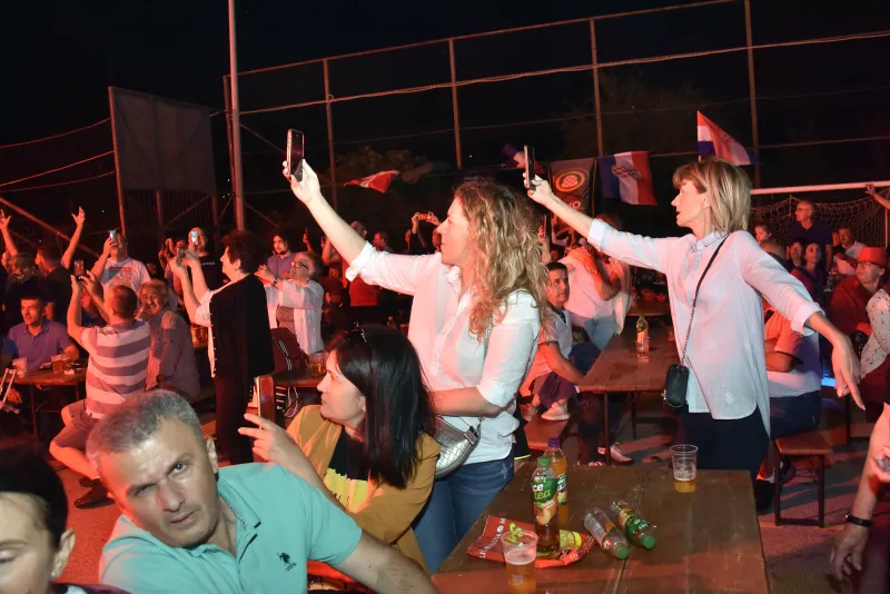 FOTO: Lipanjske zore oduševile! Bakljada, vatromet, Dražen Žanko i gosti u Mostaru... 4