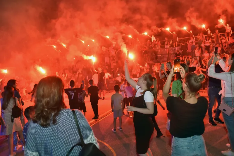 FOTO: Lipanjske zore oduševile! Bakljada, vatromet, Dražen Žanko i gosti u Mostaru...