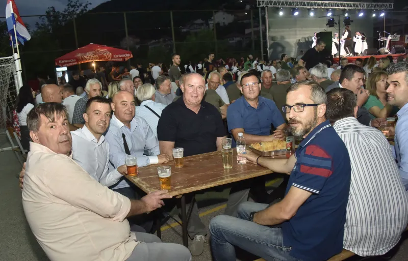 FOTO: Lipanjske zore oduševile! Bakljada, vatromet, Dražen Žanko i gosti u Mostaru... 7