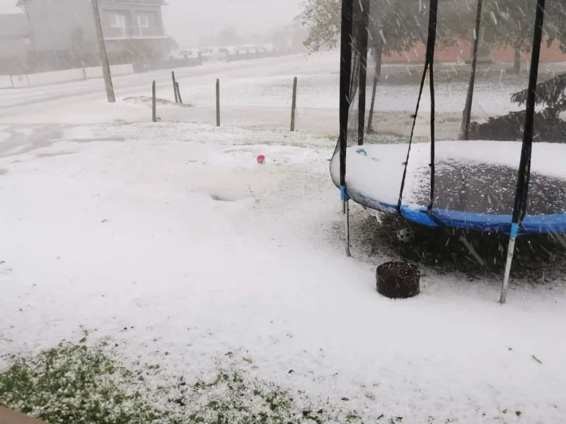 20 centimetara leda na cesti, tuča opet 'razorila' Hrvatsko zagorje