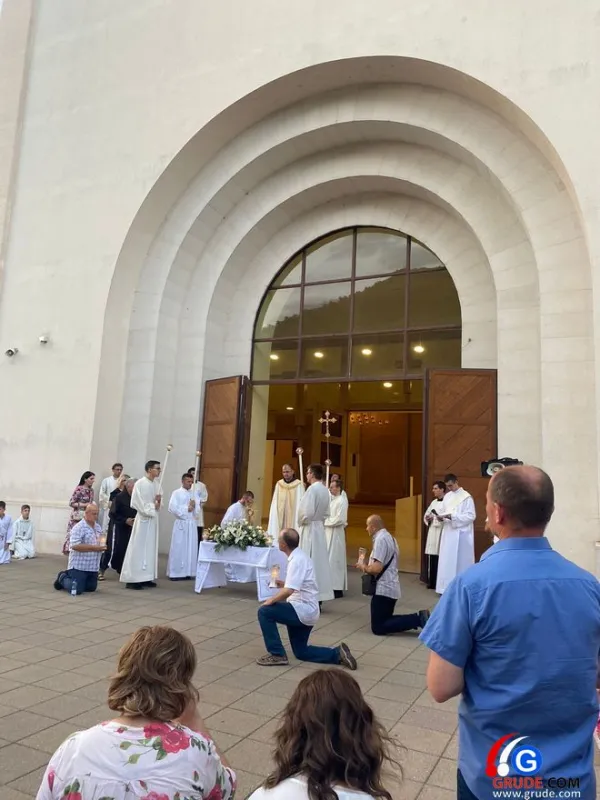 FOTO: Procesija kroz Mostar i blagoslov u Franjevačkoj crkvi 9