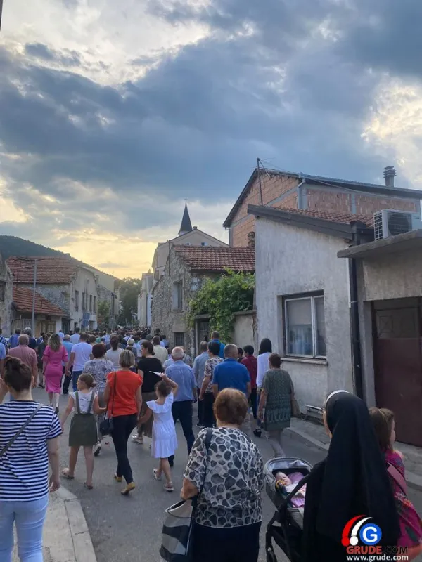 FOTO: Procesija kroz Mostar i blagoslov u Franjevačkoj crkvi 11