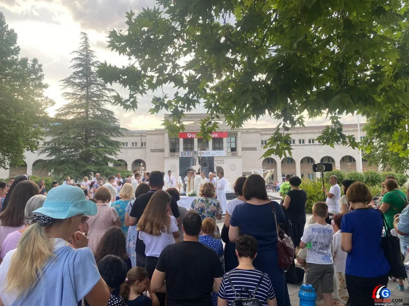 FOTO: Procesija kroz Mostar i blagoslov u Franjevačkoj crkvi 12