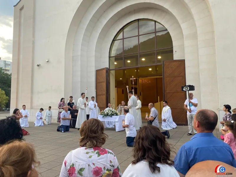 FOTO: Procesija kroz Mostar i blagoslov u Franjevačkoj crkvi 8