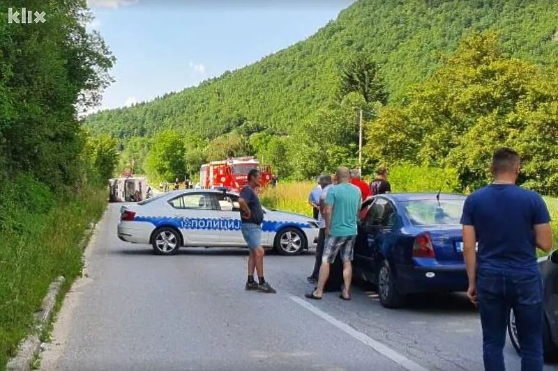 U teškoj prometnoj nesreći život izgubio pripadnik MUP-a