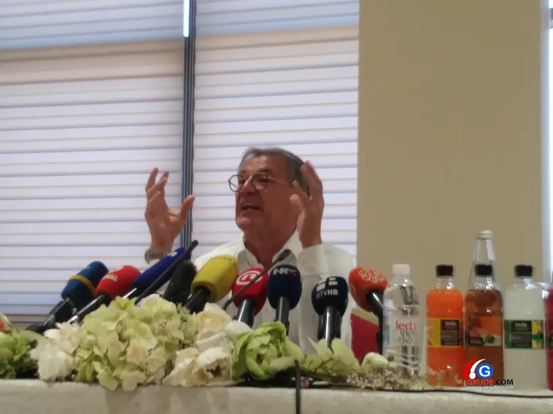 FOTO/VIDEO: Bili smo na Mamićevoj pressici! Jedna od najkraćih, ali najeksplozivnijih 5
