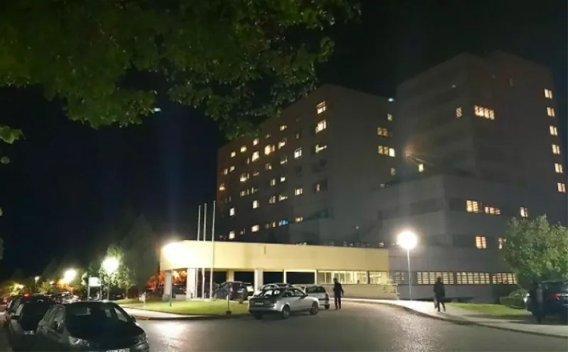 Ranjena osoba prevezena u SKB Mostar, I. M. (35) pogođen hicem noćas ispred hotela u Neumu
