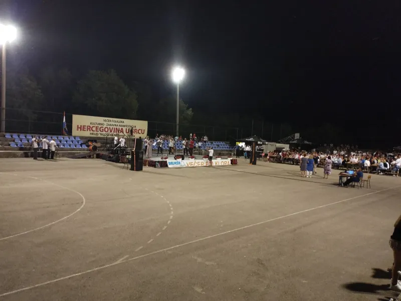 FOTO: 'Hercegovina u srcu' privukla brojne na Dužice, maleni Ante pokazao da je dorastao ocu Boletu 4