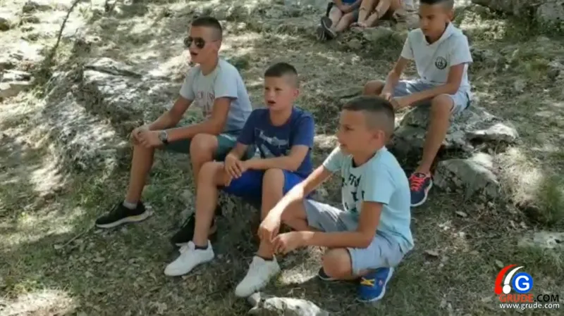VIDEO: Poslušajte najmlađe, a već vrsne gangaše! Strukićeva ekipa zapjevala Drmaliju