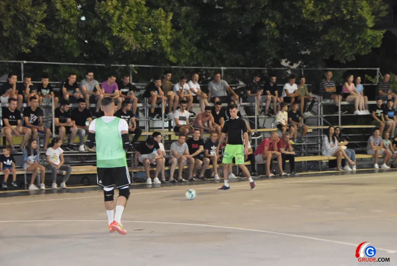 FOTO: OTVORENO JE GRUDSKO LJETO! PRVA VEČER U ZNAKU MILE ZELENIKE, SVEČANOG OTVORENJA I BLAGOSLOVA, VRHUNSKOG NOGOMETA I NAJBOLJEG POPRATNOG SADRŽAJA 10