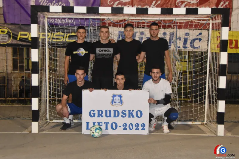 FOTO: OTVORENO JE GRUDSKO LJETO! PRVA VEČER U ZNAKU MILE ZELENIKE, SVEČANOG OTVORENJA I BLAGOSLOVA, VRHUNSKOG NOGOMETA I NAJBOLJEG POPRATNOG SADRŽAJA 11