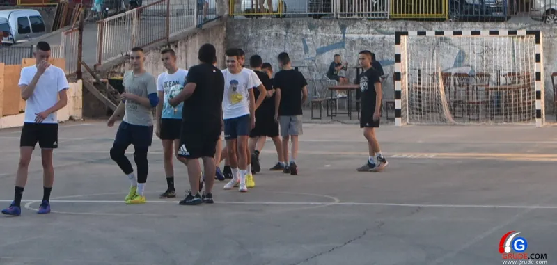 FOTO: OTVORENO JE GRUDSKO LJETO! PRVA VEČER U ZNAKU MILE ZELENIKE, SVEČANOG OTVORENJA I BLAGOSLOVA, VRHUNSKOG NOGOMETA I NAJBOLJEG POPRATNOG SADRŽAJA 2
