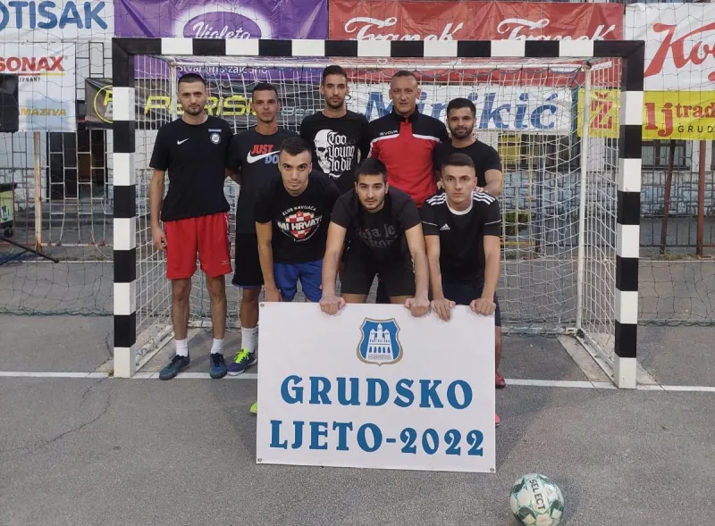 FOTO: Grudsko ljeto i druge večeri sadržajno! Marin Šunjić u ulozi golmana igrača zabio 6 golova! Program se nastavlja u nedjelju! 9