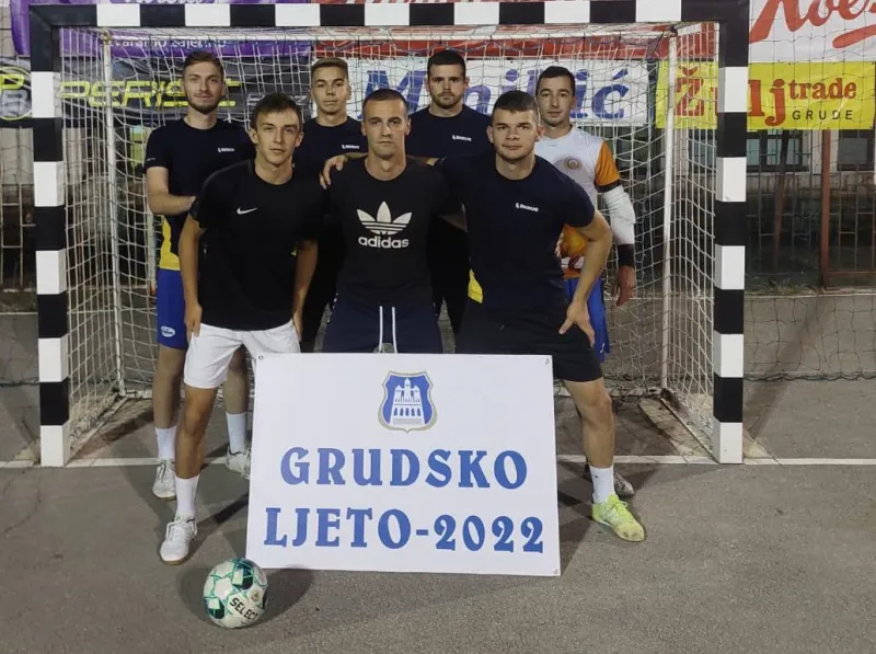 FOTO: Grudsko ljeto i druge večeri sadržajno! Marin Šunjić u ulozi golmana igrača zabio 6 golova! Program se nastavlja u nedjelju! 5