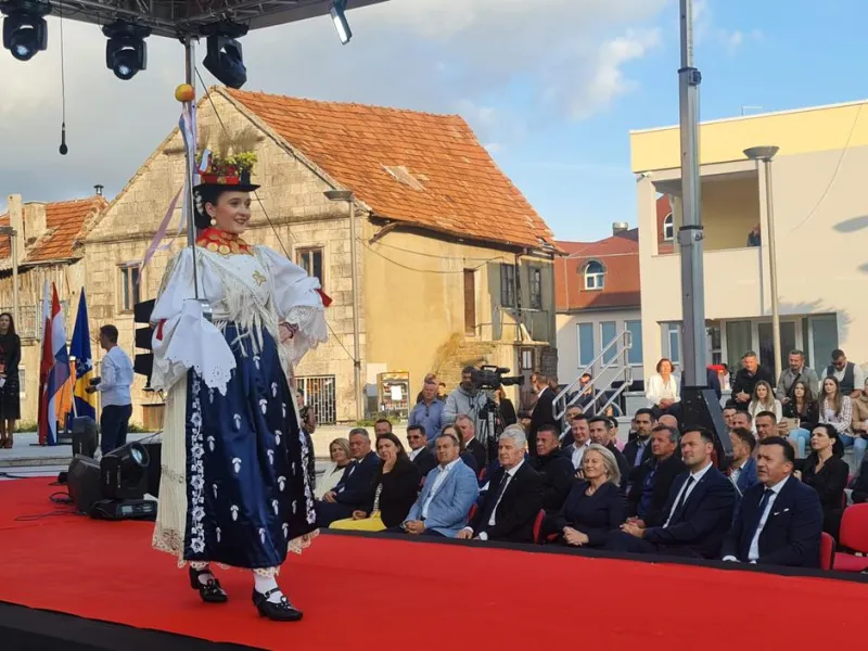 FOTO: Izabrane najljepše Hrvatice u narodnoj nošnji, miss je Drina Jelena Dujmić 1