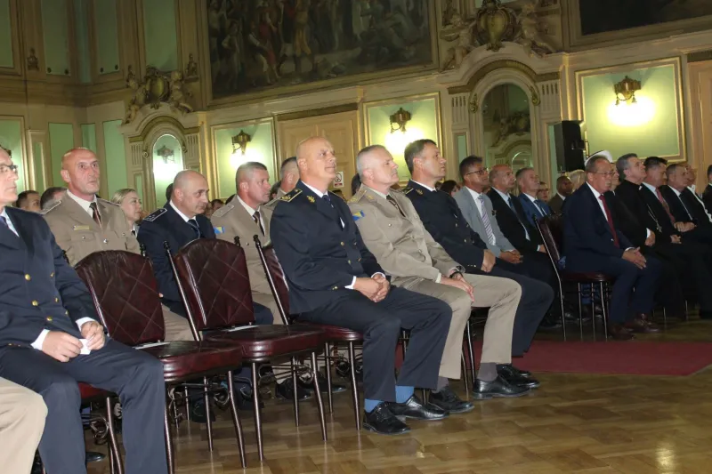 Nezapamćen skandal u Sarajevu: Komšićevac priredio šefici NATO-a neugodnu scenu