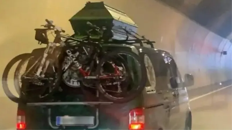 Na Jadran s odjećom, biciklima, ali i sandukom...
