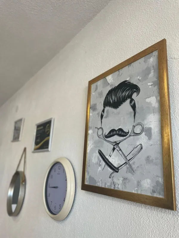 FOTO: OTVOREN JE BARBER MATE! Nogometni genij Mate Čolak u svom frizerskom salonu radi najbolje frizure 4