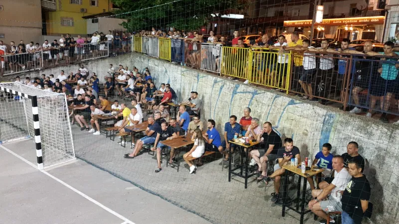 IZVJEŠĆE S PRETPOSLJEDNJE VEČERI GRUDSKOG LJETA! VRIJEME JE ZA FINALE: HVIDRA - ADEO! KOD JUNIORA: GLIBARI - CAFFE MONTE CARLO MOSTAR 1