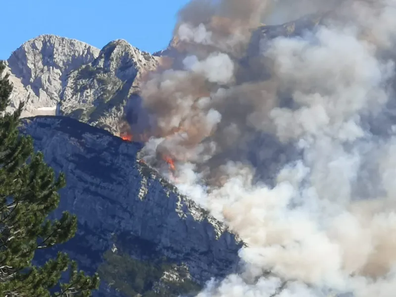 Novi apel svim dobrovoljcima: Pomozite u gašenju požara na Blidinju