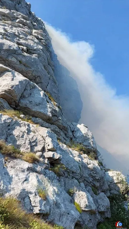 FOTO: Naš suradnik se javio iz Livna, zatražen kanader zbog požara na Kamešnici 7