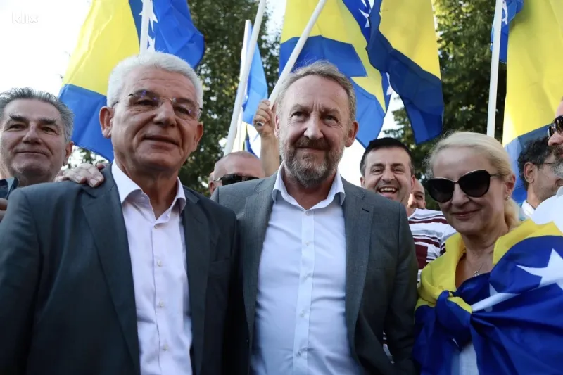 Sarajevo potvrdilo da mrzi Hrvate i Bošnjake koji nisu iz Sarajeva! Nijedan grad ih nije podržao u prosvjedu