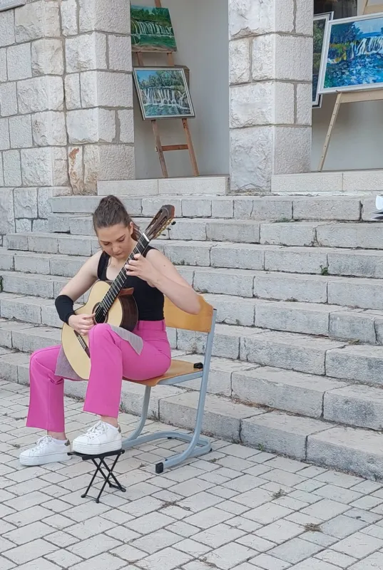 Grude: Upriličena izložba slika s Eko likovne kolonije 2