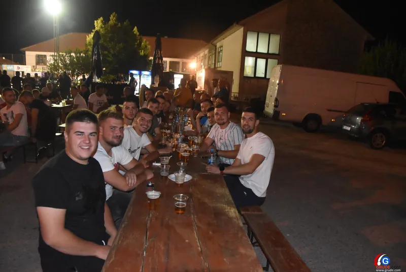 U FINALU TIHALJINA I GRUDE ZAPAD, DVIJE EKIPE POKAZALE ZNANJE, STRAST, ŽELJU... UZ NAVIJAČE KAKVE DANAS RIJETKO TKO IMA 16