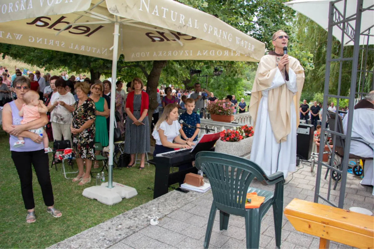 FOTO: Sveta misa u najstarijem Gospinu svetištu koje spominju i Vatikanski spisi iz 1671. godine 10