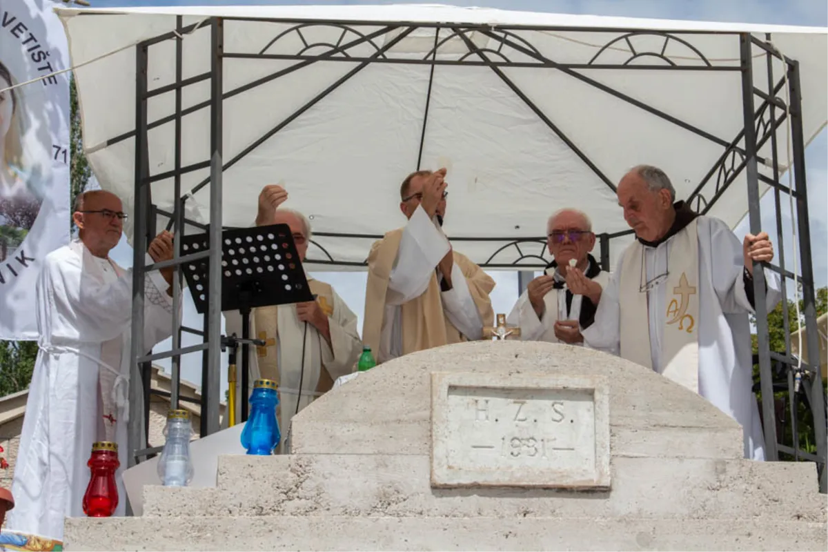 FOTO: Sveta misa u najstarijem Gospinu svetištu koje spominju i Vatikanski spisi iz 1671. godine 58
