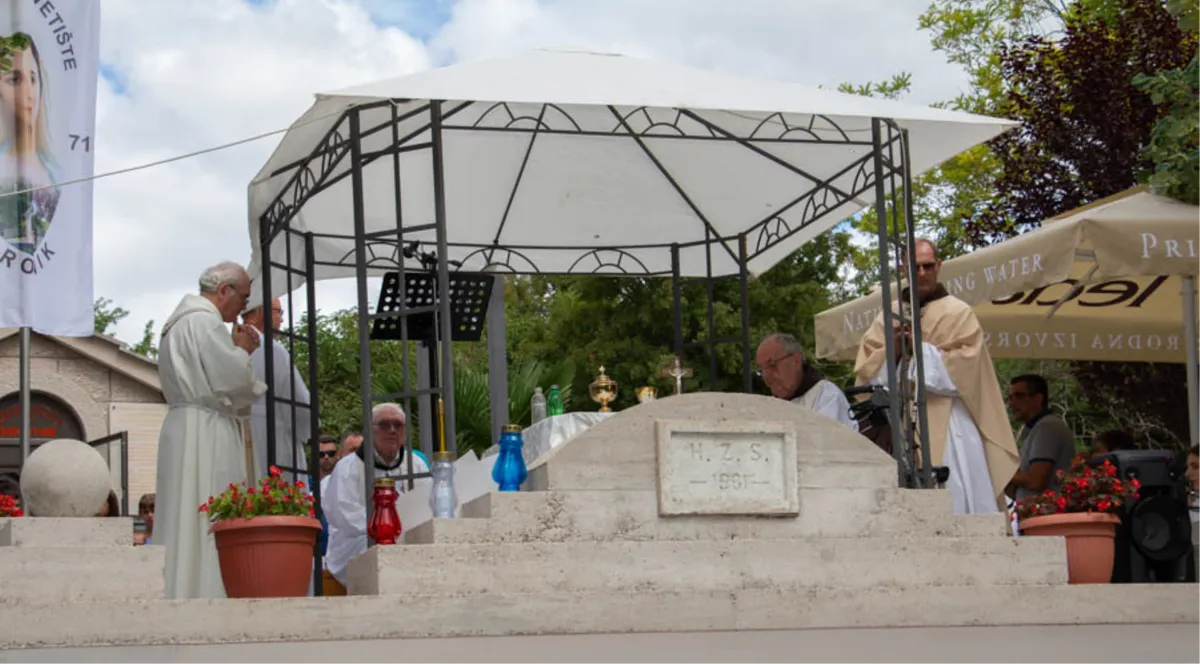 FOTO: Sveta misa u najstarijem Gospinu svetištu koje spominju i Vatikanski spisi iz 1671. godine 7