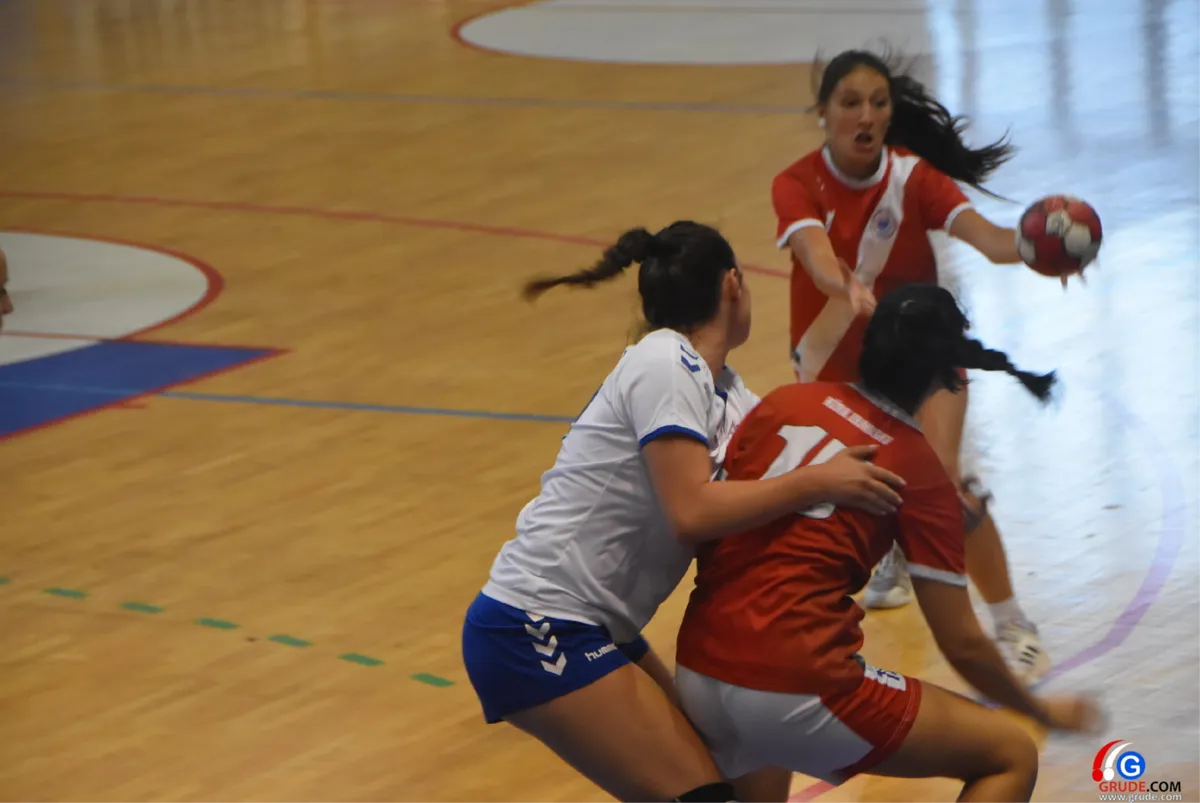 FOTO: Rukometašice okupirale Grude 15