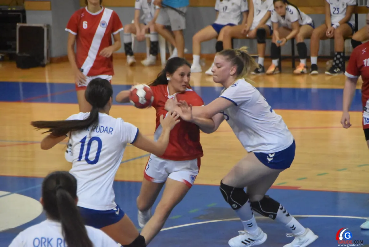 FOTO: Rukometašice okupirale Grude 54
