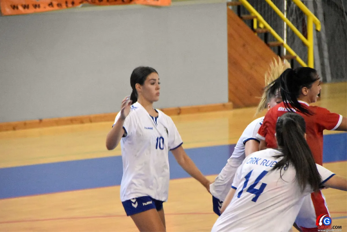 FOTO: Rukometašice okupirale Grude 7