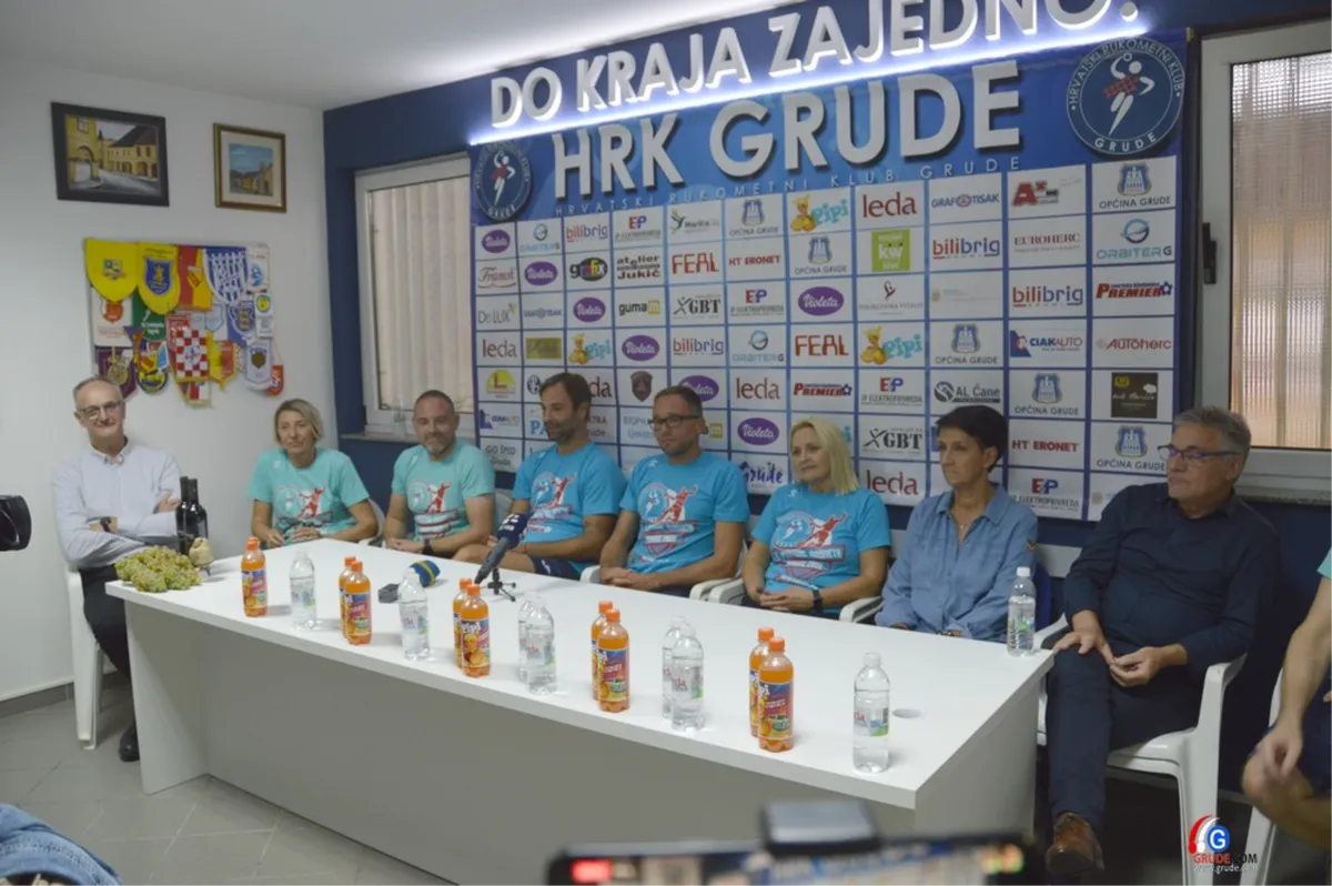 FOTO: Grude su rukometno središte! Fantastični Toni Čolina prenosio znanje mladima 2