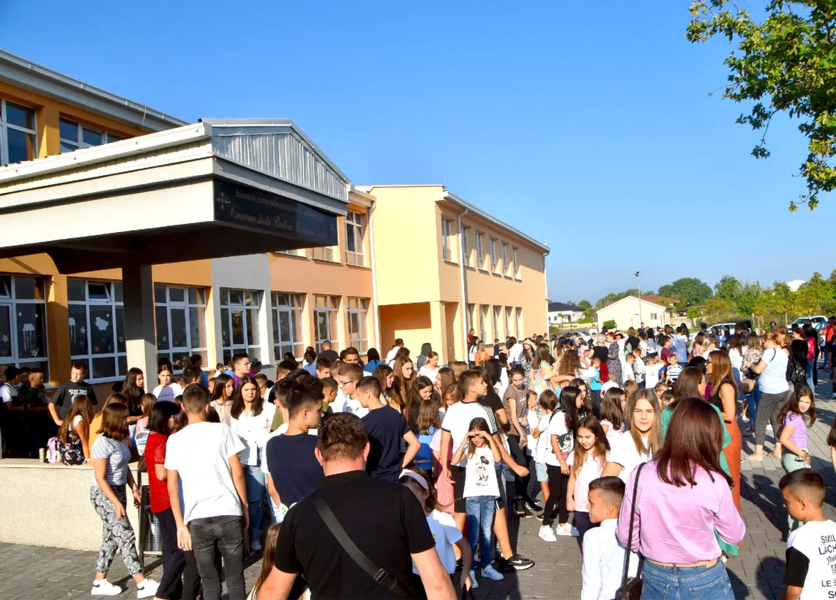 Ravnateljica Mikulić i pedagoginja Čolak: O školi, učenicima, učenju na daljinu, društvenim mrežama...