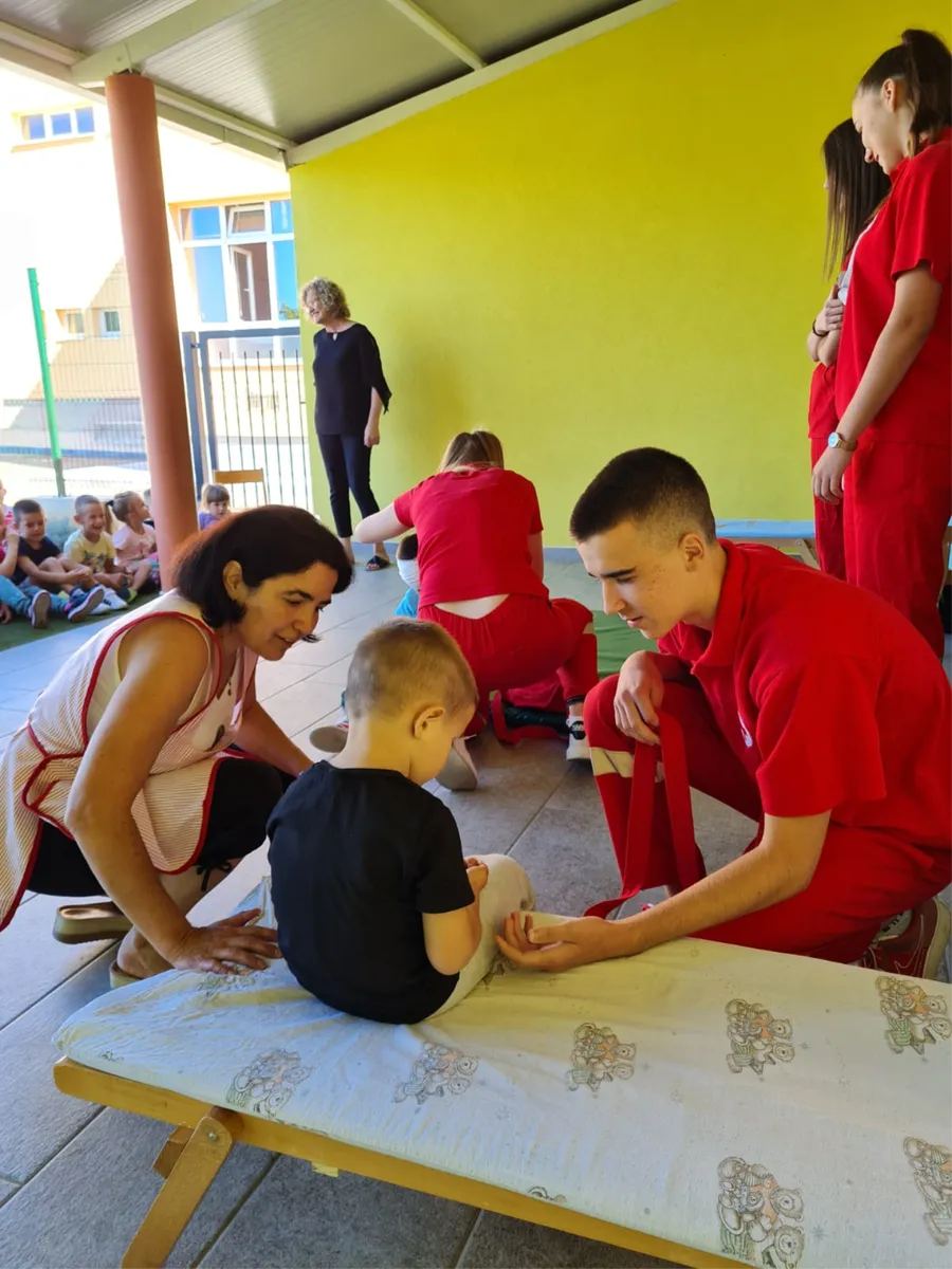 FOTO: Volonteri Crvenog križa Grude posjetili Dječji vrtić, mališani su uživali 3