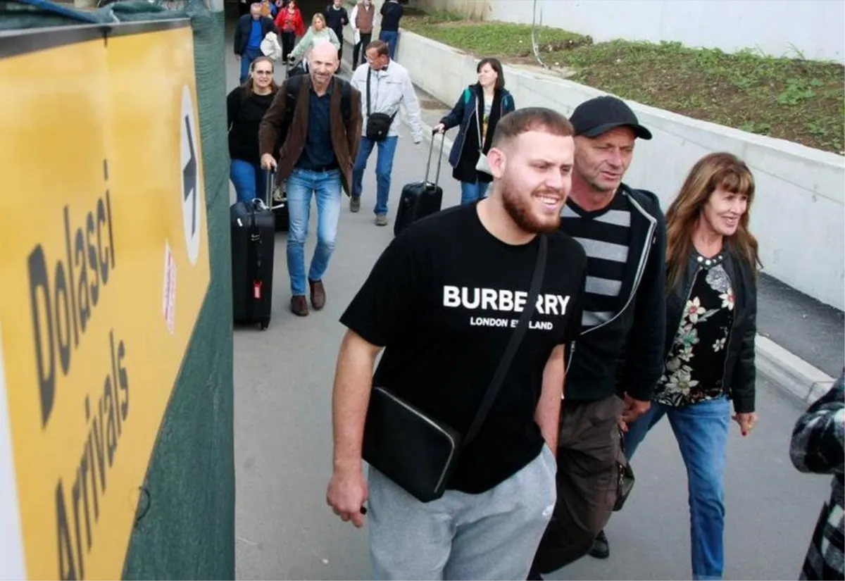 Rusi stižu u Beograd: Ne želimo rat!