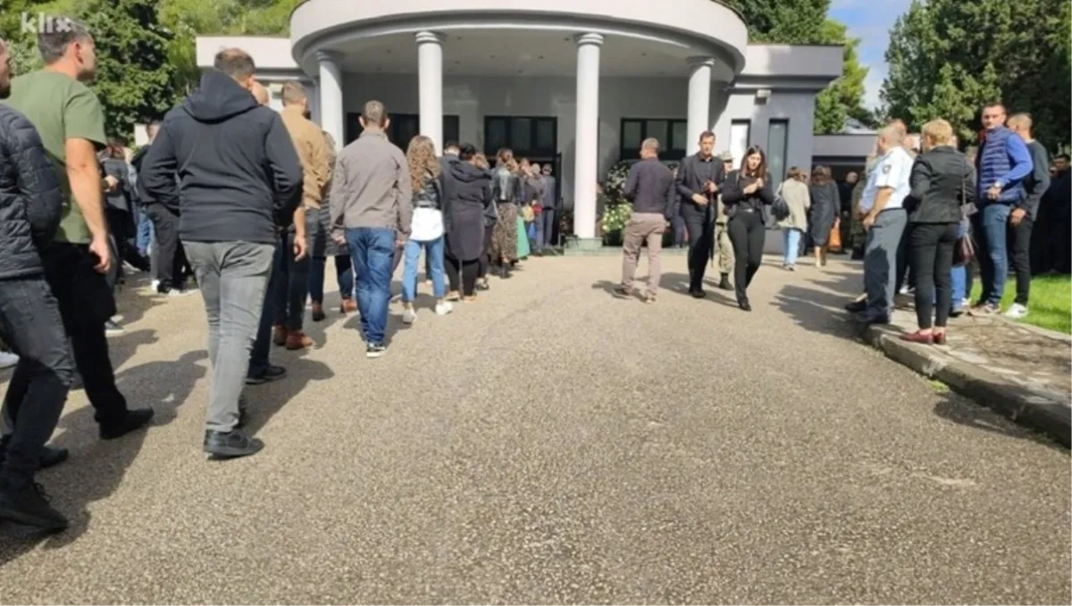 Obitelj Krstić ispraćena na posljednji počinak 1