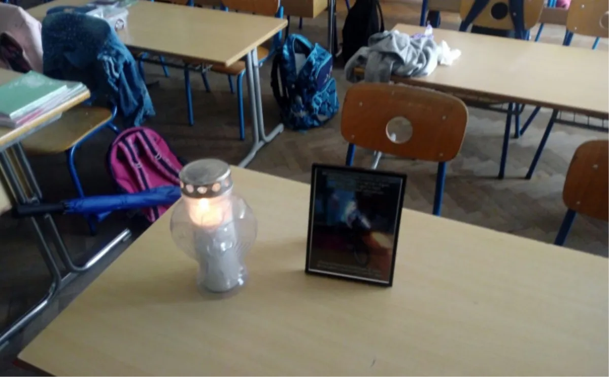 Ovako danas izgleda klupa Roberta Krstića! Danas nedostaje jedan anđeo